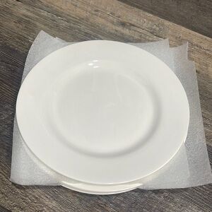 4 porcelain dinner plates